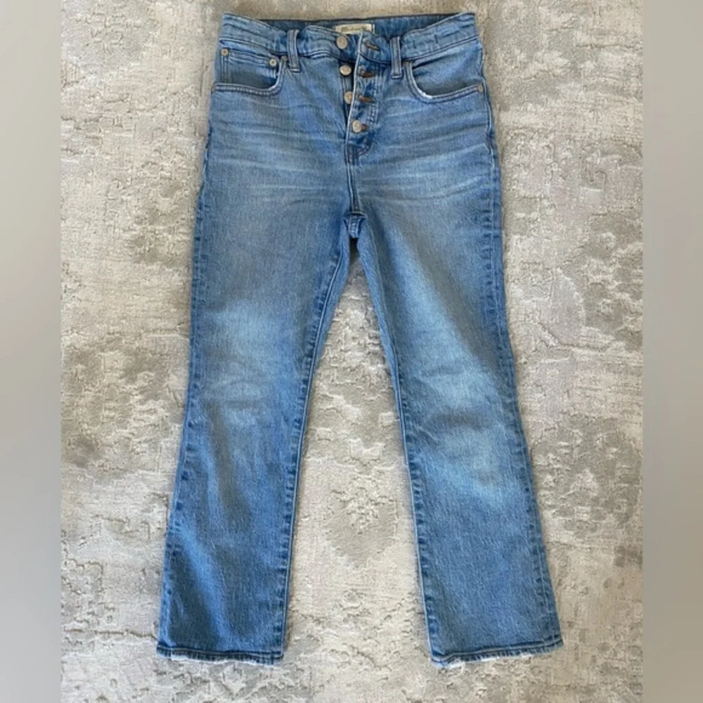 Madewell Cali Demi-Boot Jeans in Dory Wash: Comfort Stretch Edition size 25 - Picture 2 of 4